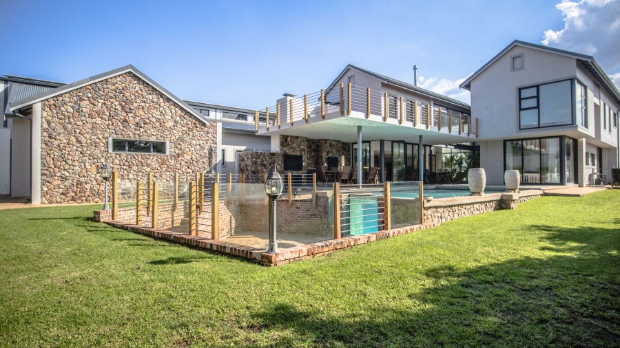 5 Bedroom Property for Sale in The Coves North West